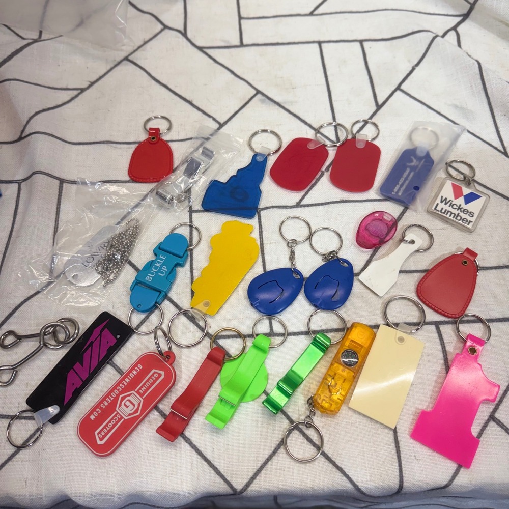 Unbranded Keychain Lot OS Multicolor Vintage Advertising Promotional‎ Mix 22pc - Picture 2 of 4